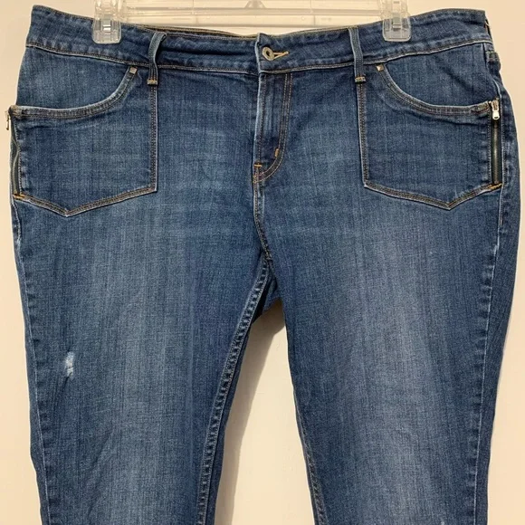 Levi’s Women Size 20 Skinny Jeans 542 Medium Wash Distressed - Picture 5 of 10
